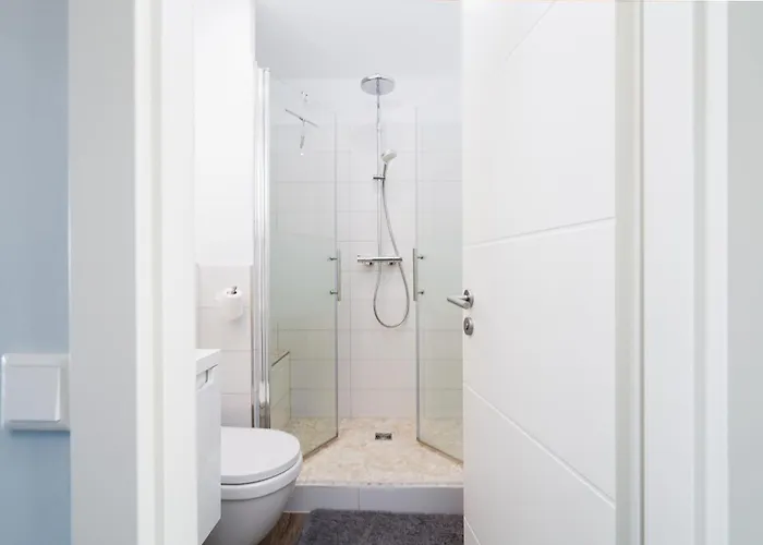 App 111 - Strandlage Lägenhet